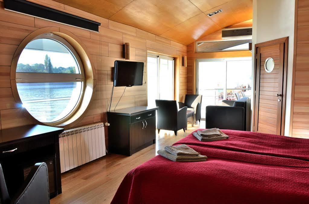 Vogue Boat Apartments Budapest Luaran gambar